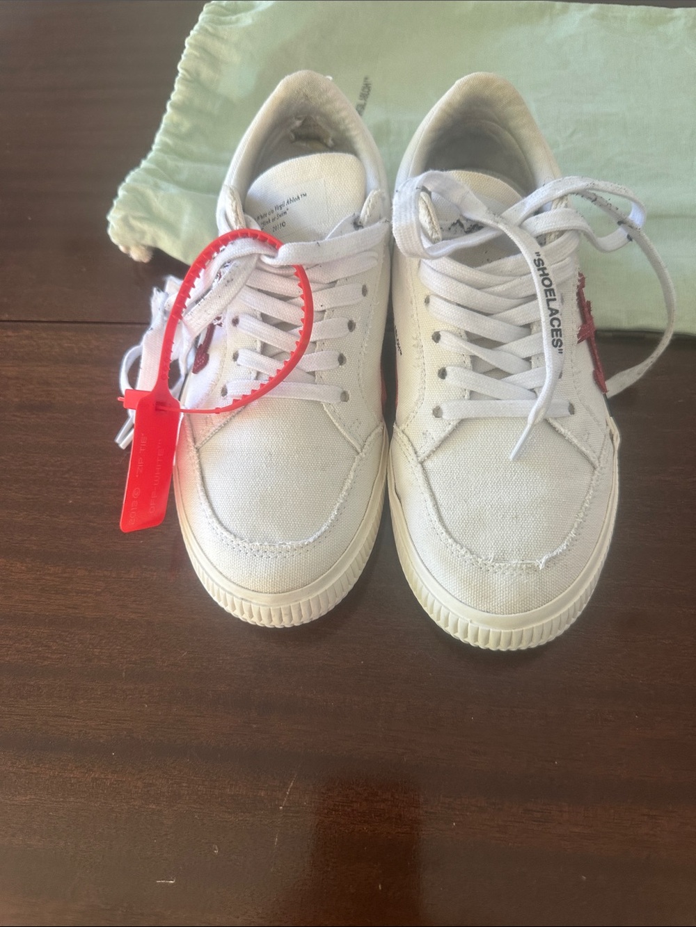 Off-White Kids White Sneakers with Red Zip Tag